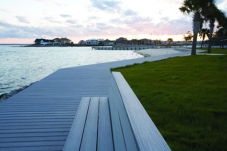 Терраса у воды фото от EcoDecking