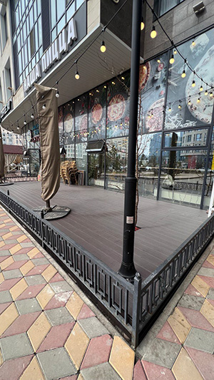 Терраса в ресторане фото от EcoDecking